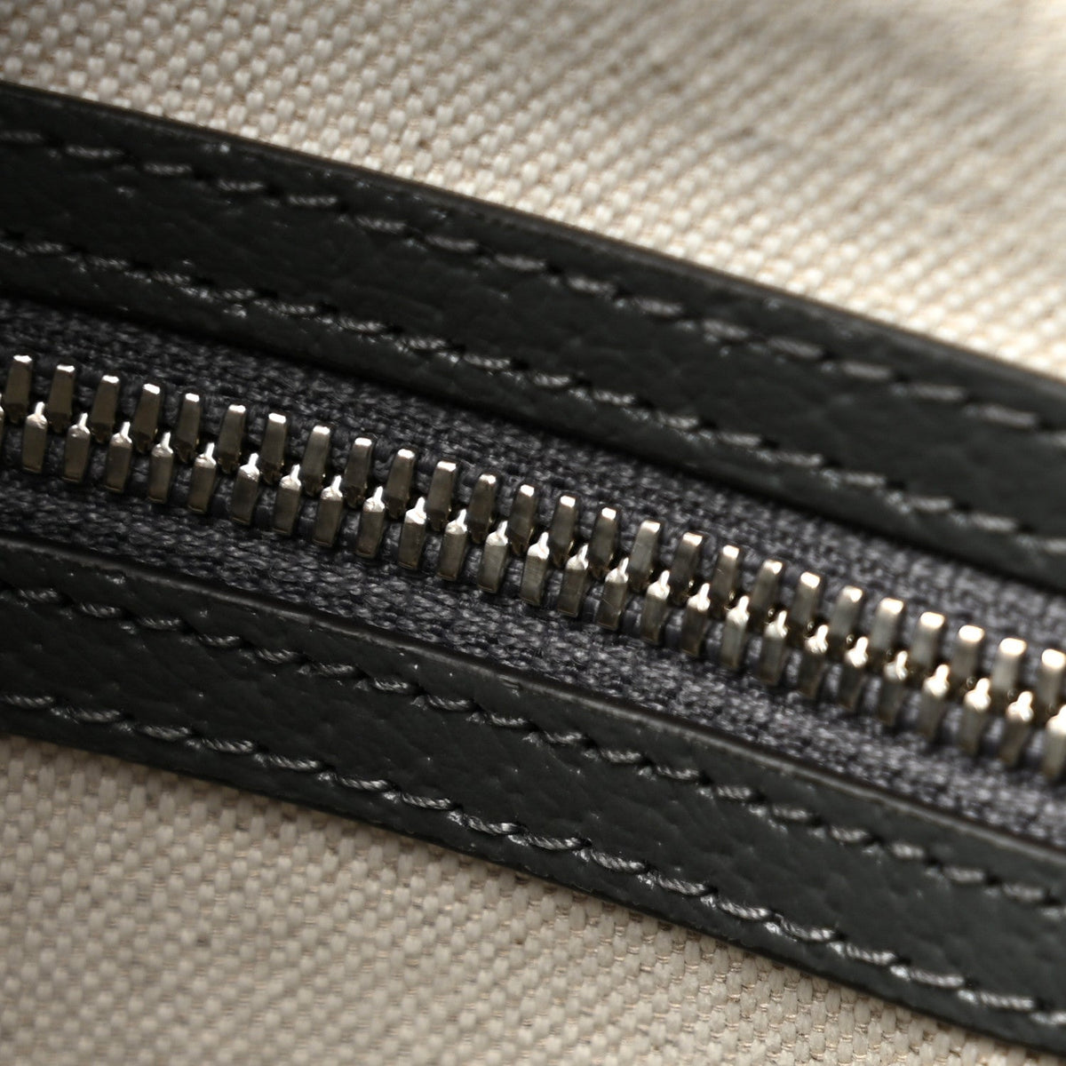 GG Supreme Monogram Textured Dollar Calfskin Large Savoy Duffle Bag Grey Black Graphite Grey