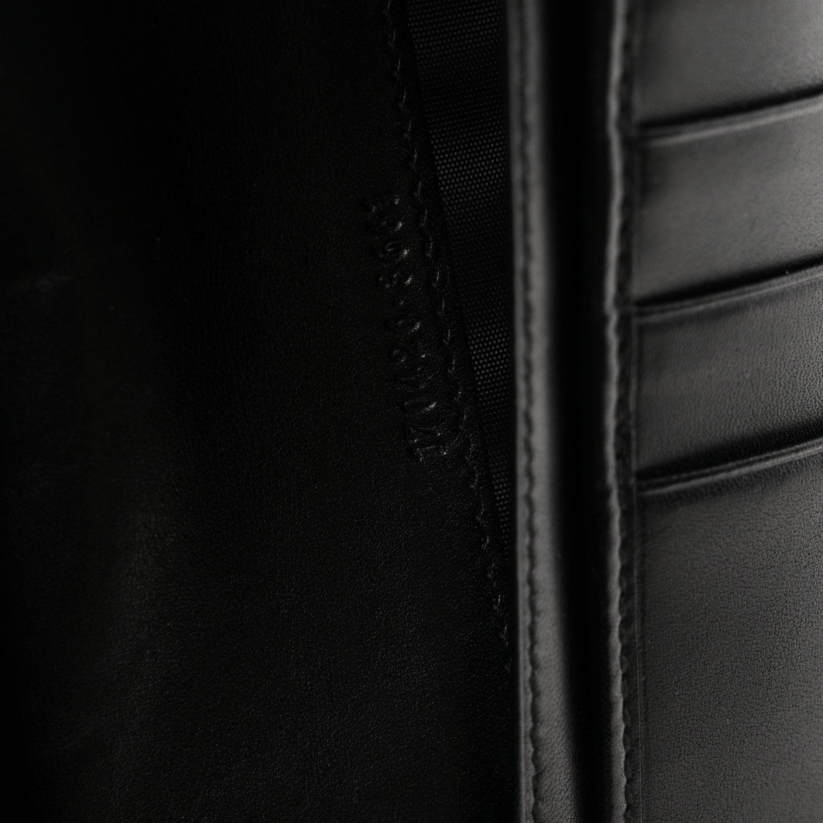 Guccissima Margaux Calfskin Metal Bar Chain Wallet Black