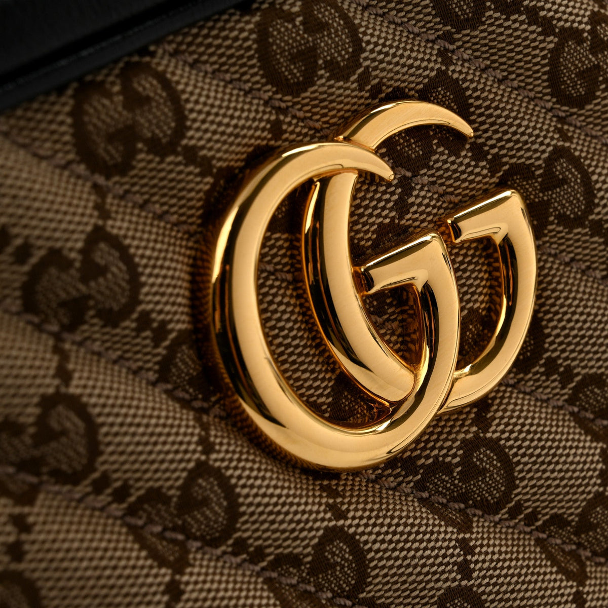 Monogram Matelasse Diagonal Small GG Marmont Chain Shoulder Bag Beige Black