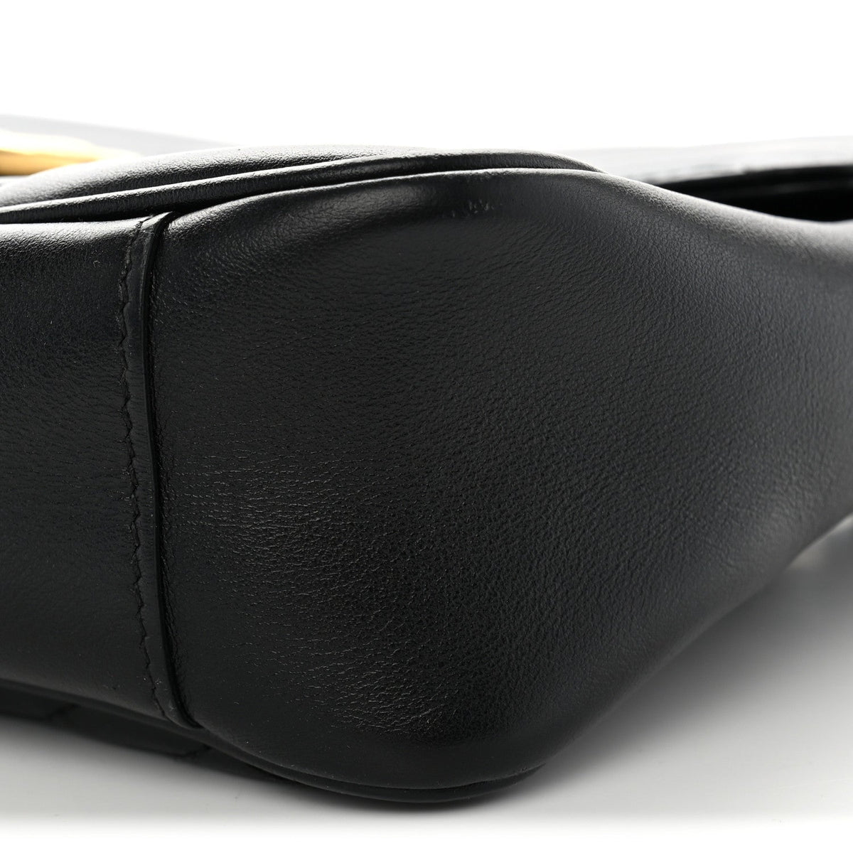 Calfskin Matelasse Medium GG Marmont Shoulder Bag Black