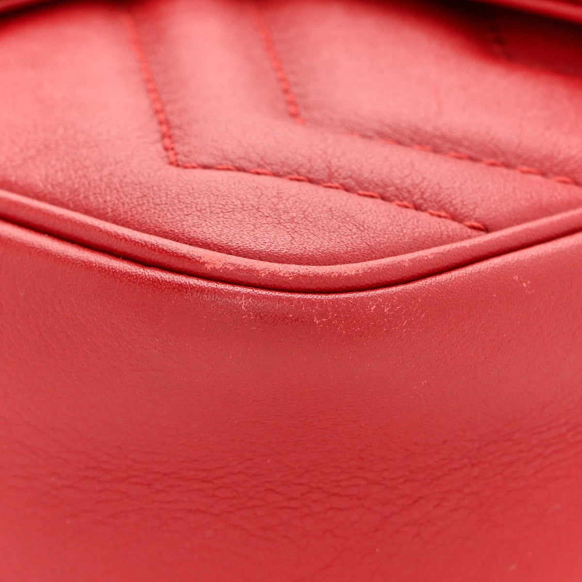 Calfskin Matelasse Super Mini GG Marmont Shoulder Bag Hibiscus Red