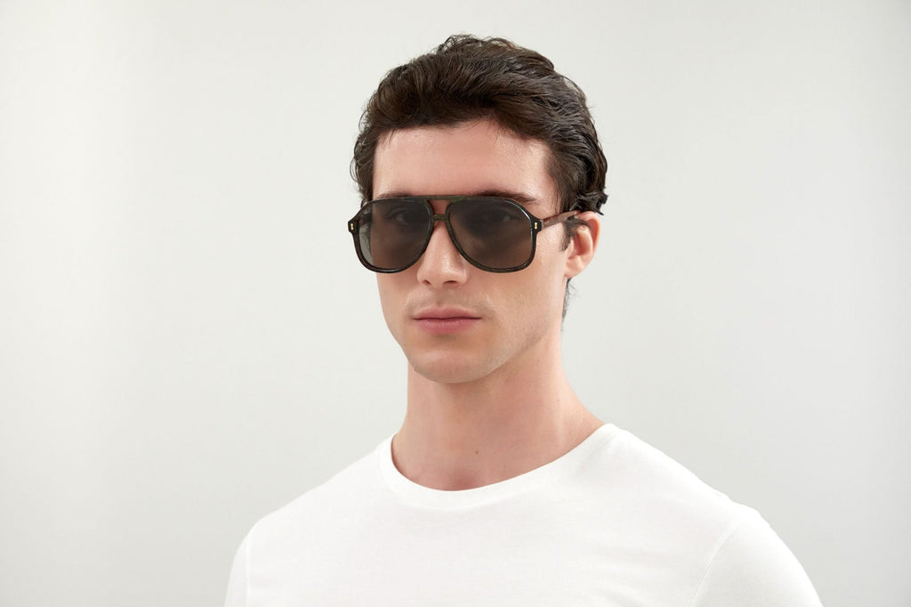 Gucci GG1042S