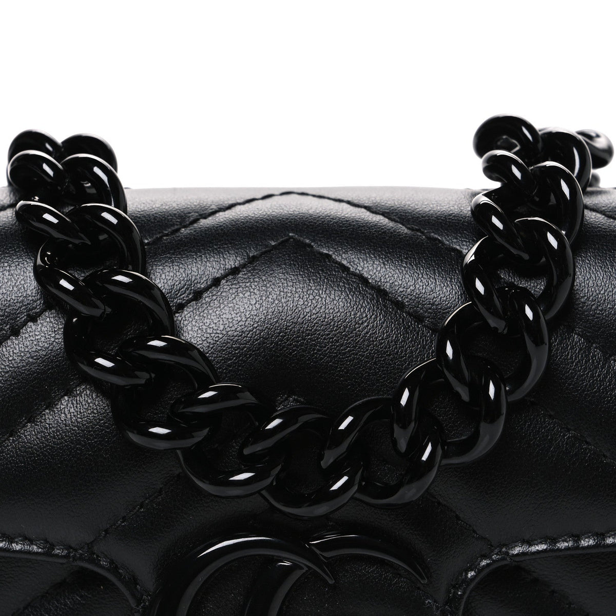 Calfskin Matelasse Monochrome GG Marmont Chain Belt Bag Black