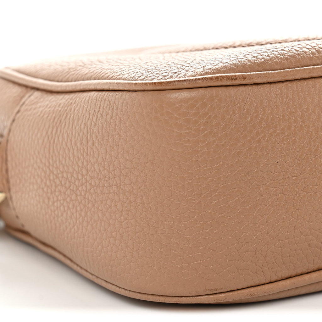 Pebbled Calfskin Small Soho Disco Bag Camelia
