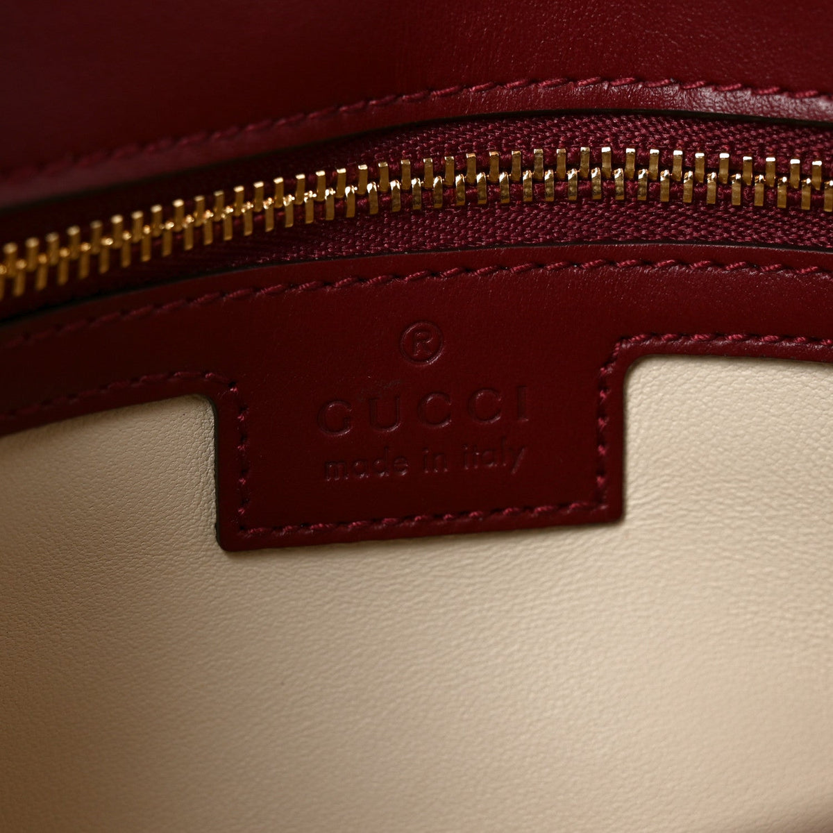 Calfskin Matelasse Small GG Marmont Shoulder Bag Rosso Ancora Red